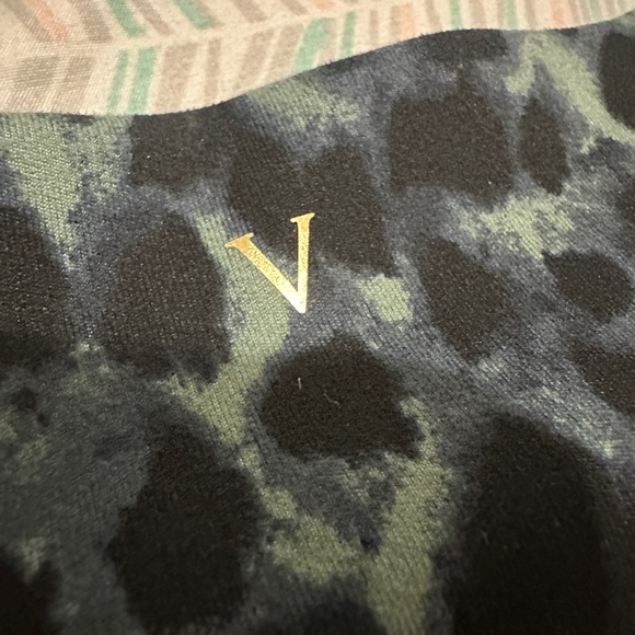 Yoga pants - nwot - Picture 3 of 3